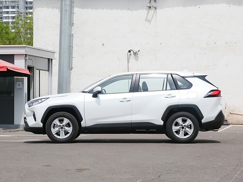 成都RAV4荣放降价消息，最新报价13.18万！今日钜惠